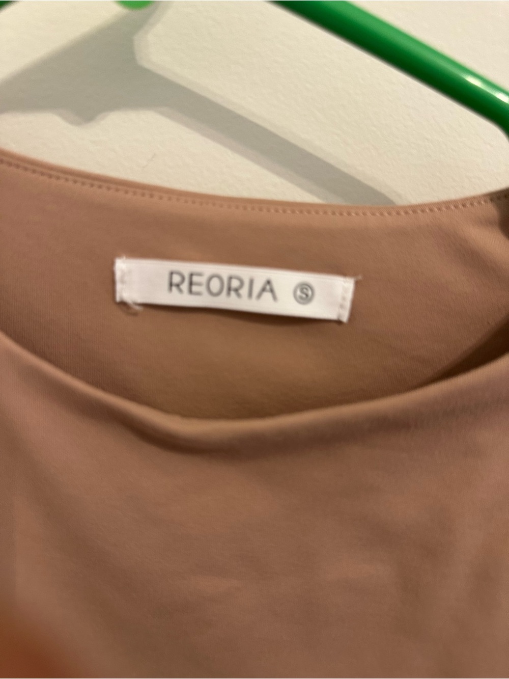 ReoRia Taupe Crop Tee - Picture 2 of 3